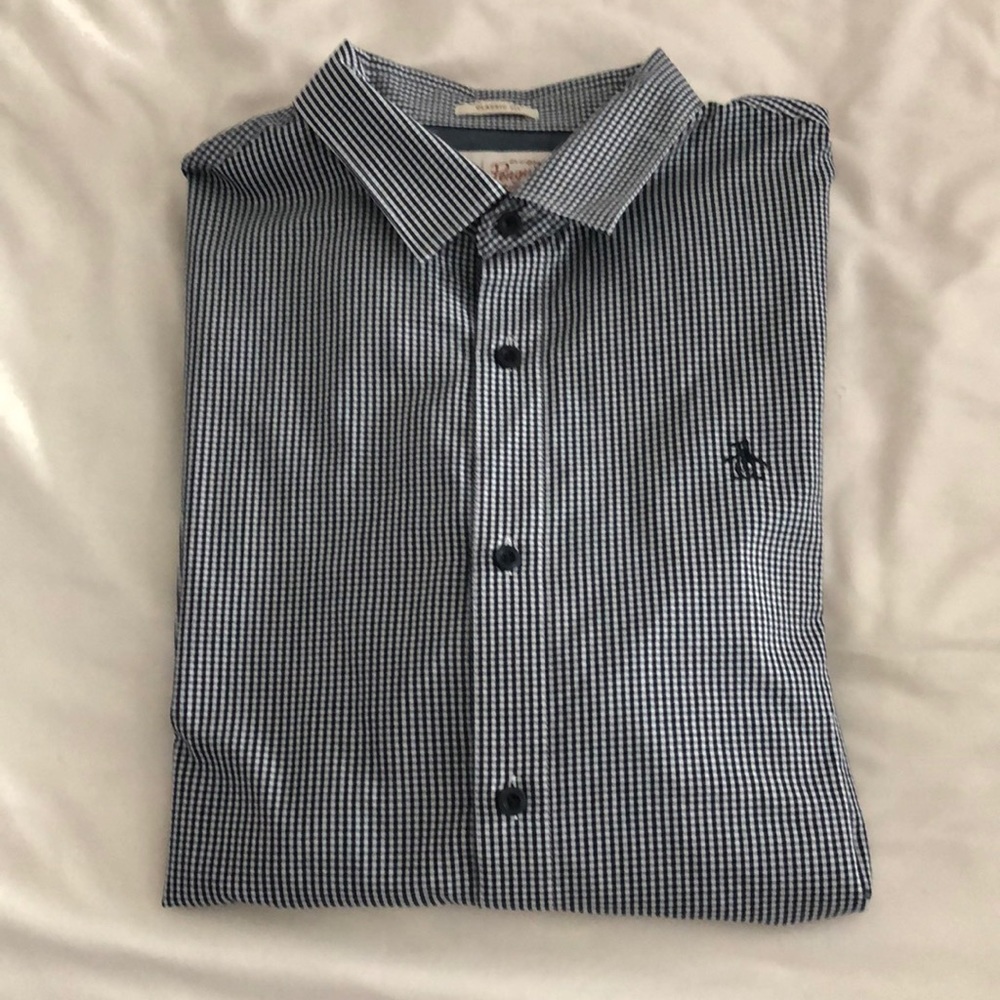 Men’s Penguin dress shirt only worn once.